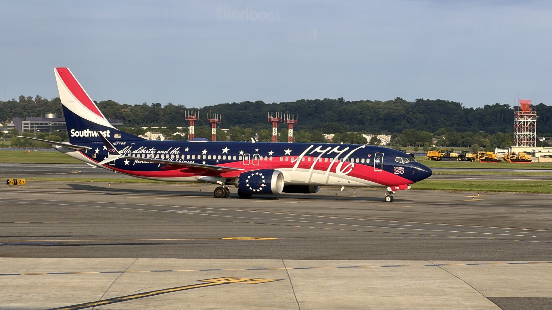 Boeing 737-8H4 (737-800)