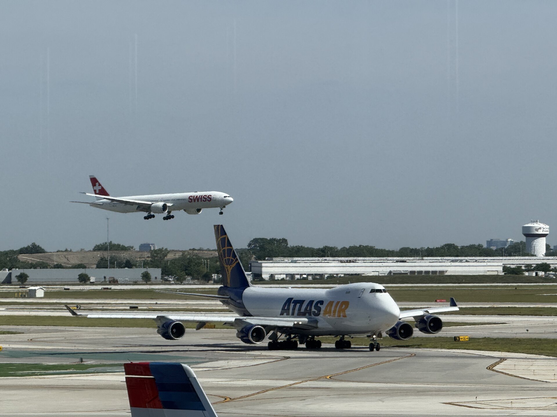 Boeing 747-400 (Atlas Air); 777-300ER (SWISS)