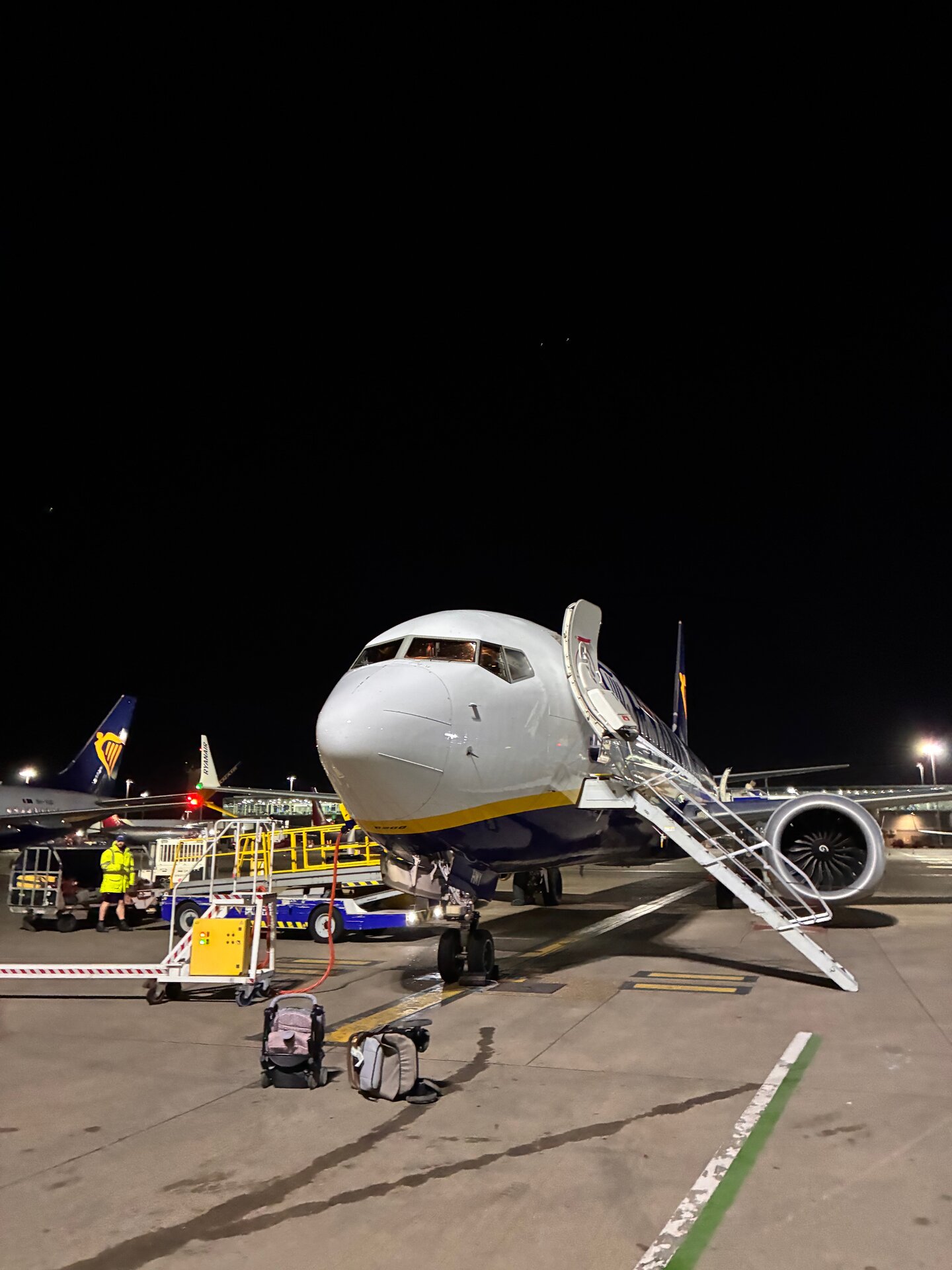 Boeing  737-8