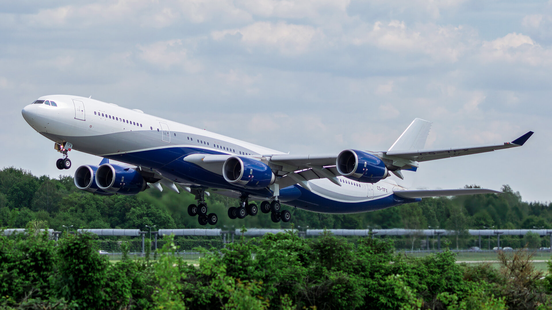 Airbus A340-300