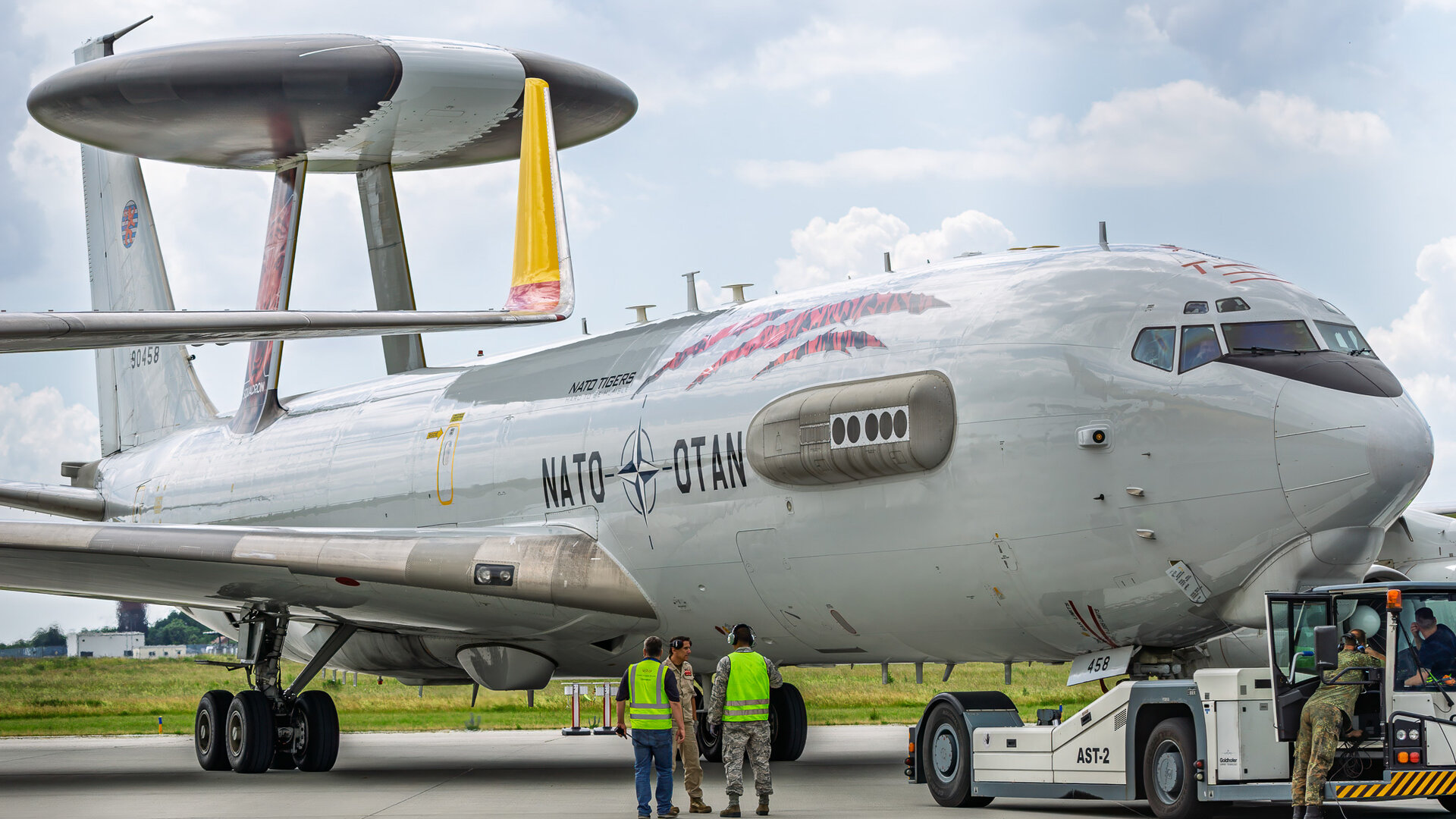 Boeing E-3A Sentry (AWACS)