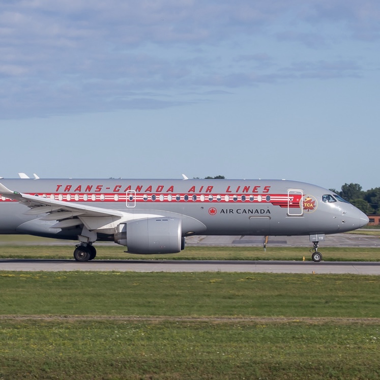 Boeing 737 MAX 8