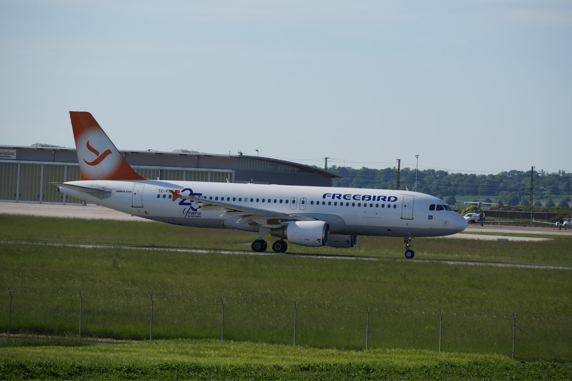 Airbus A320-214