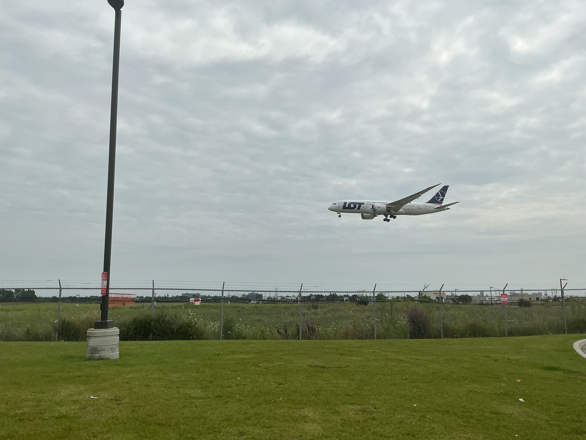 Boeing 787 dream lifter 9