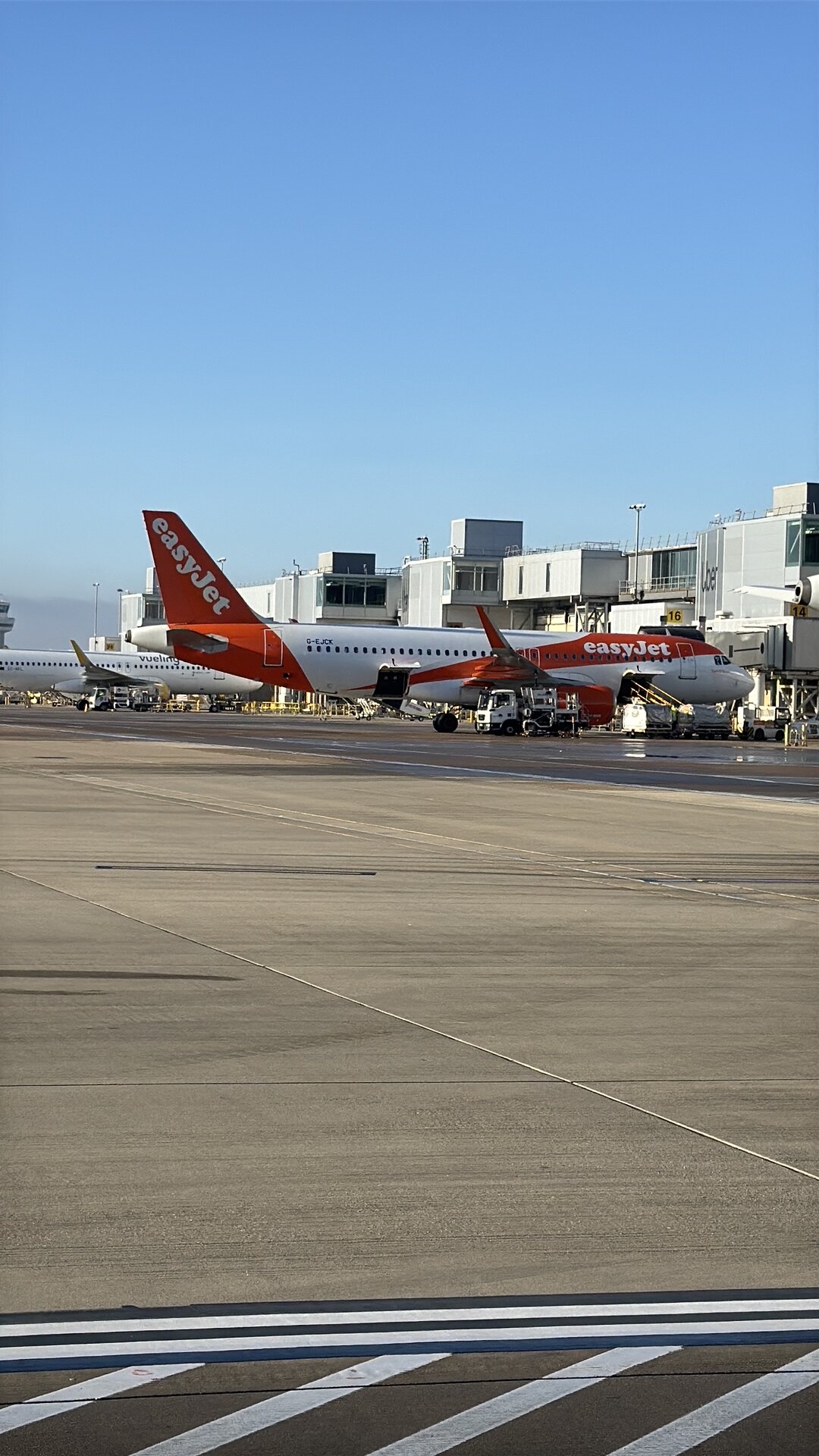 Airbus A320-214