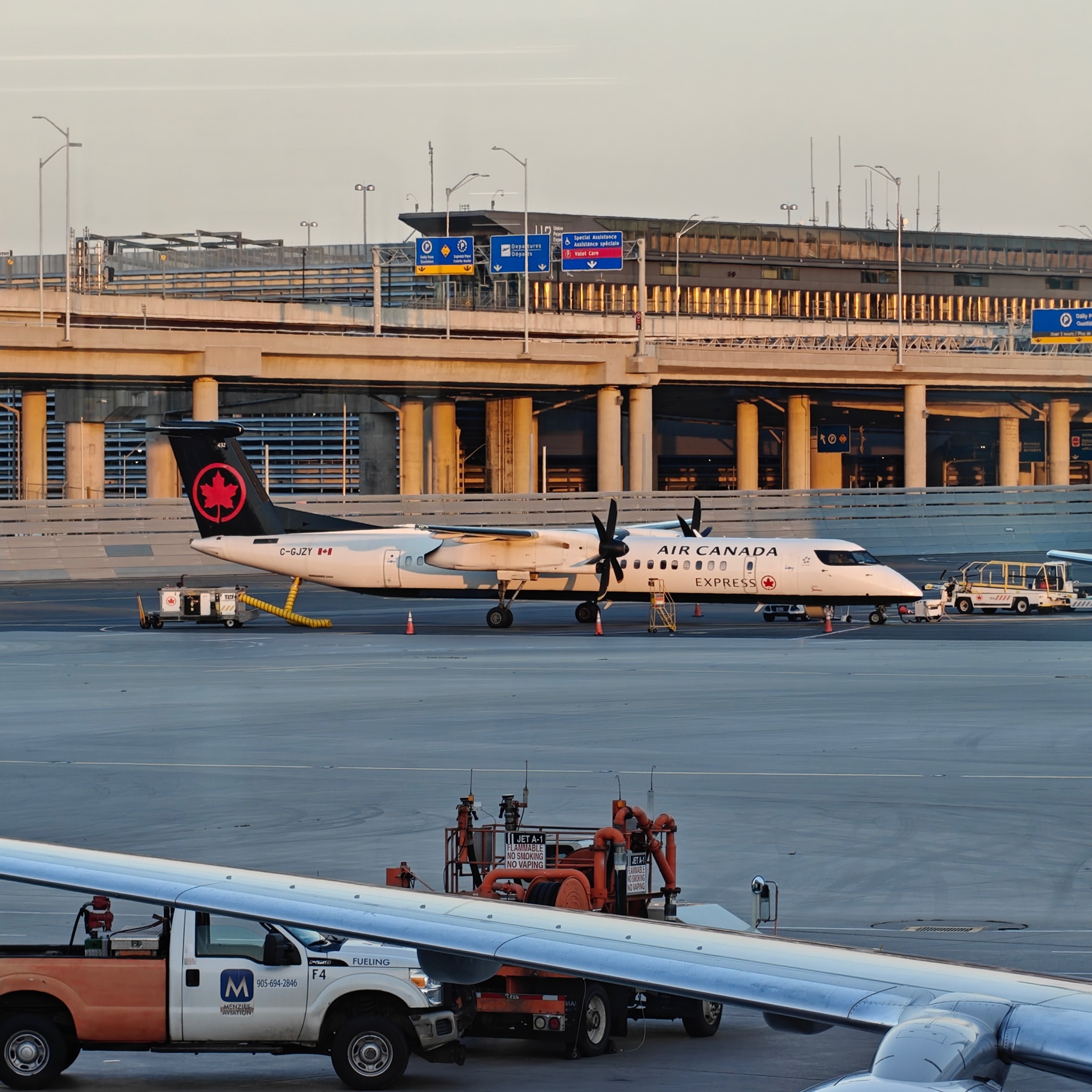 De Havilland Canada Dash 8-Q400