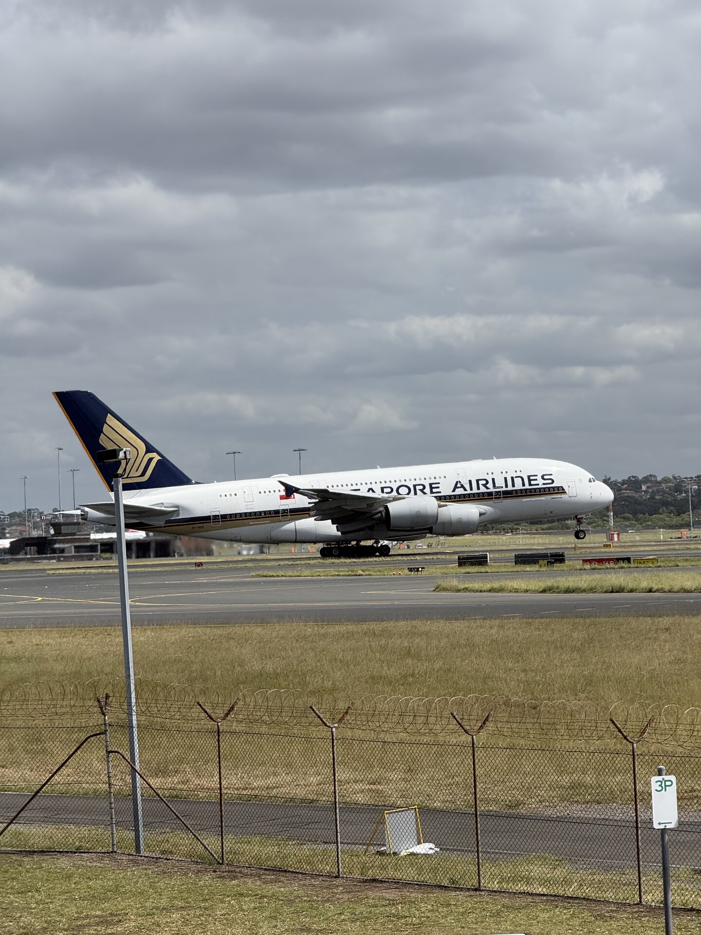 Airbus A380-841