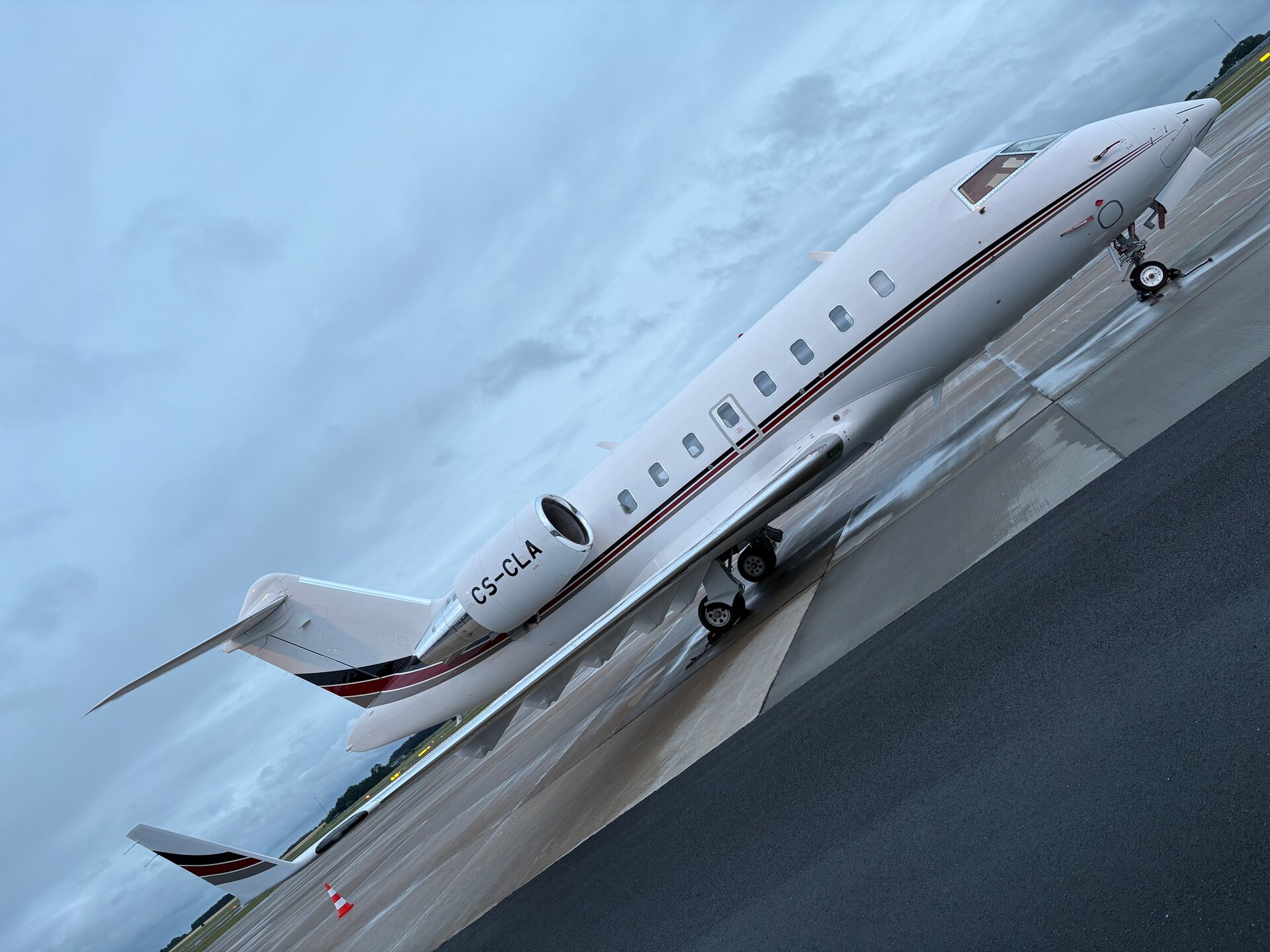 Bombardier Challenger 604