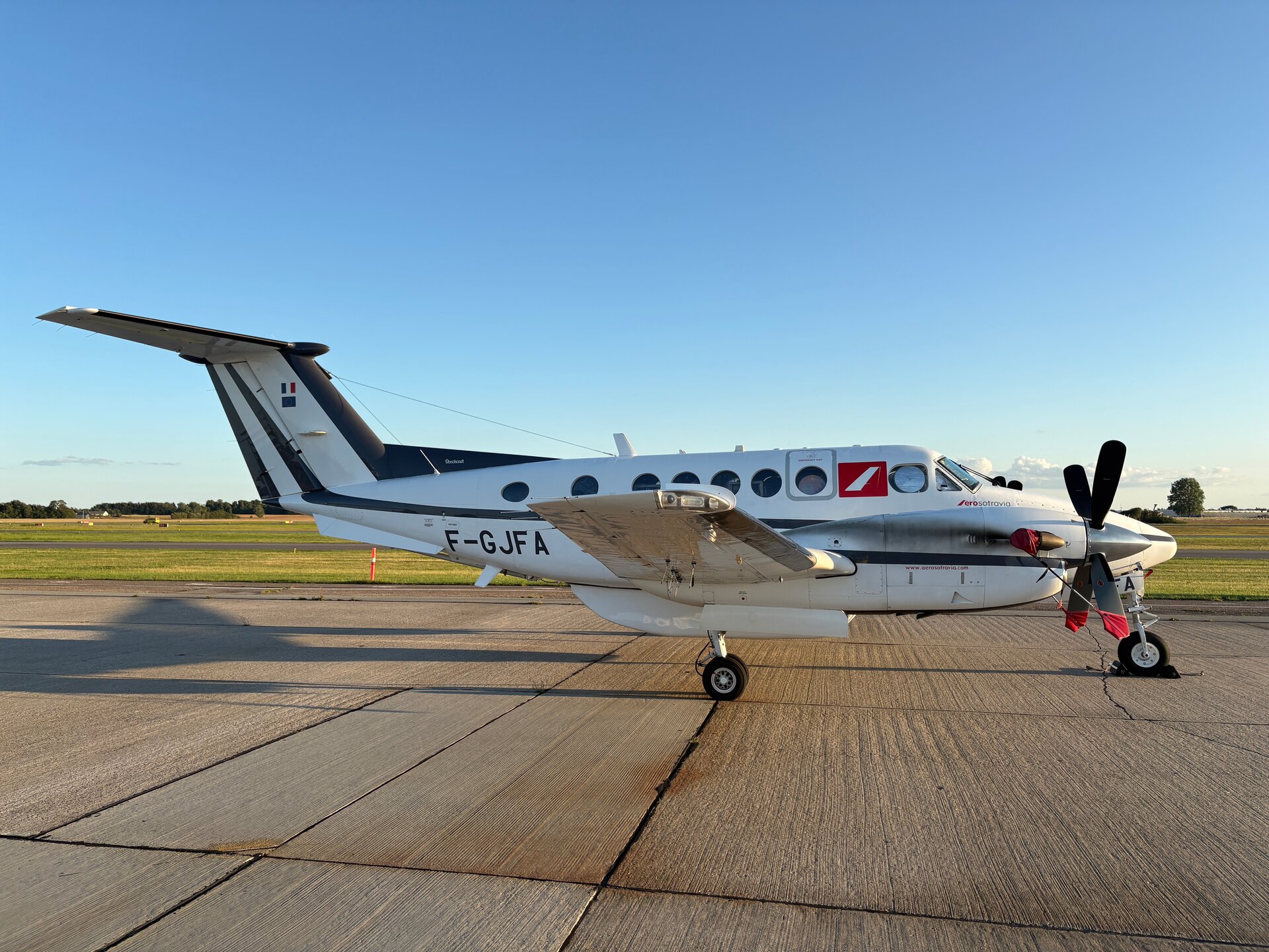 Beechcraft Super King Air 200