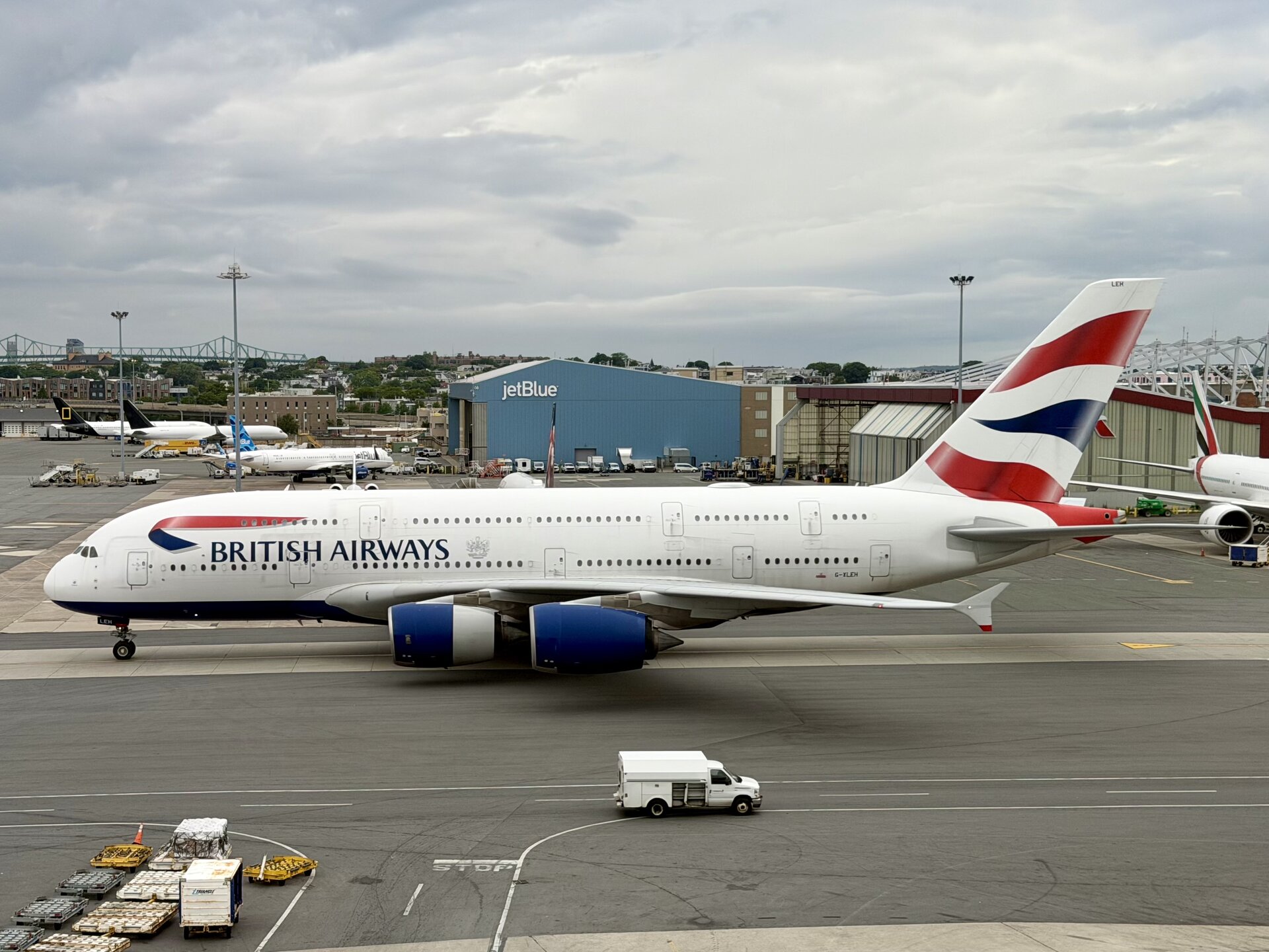 Airbus A380-800