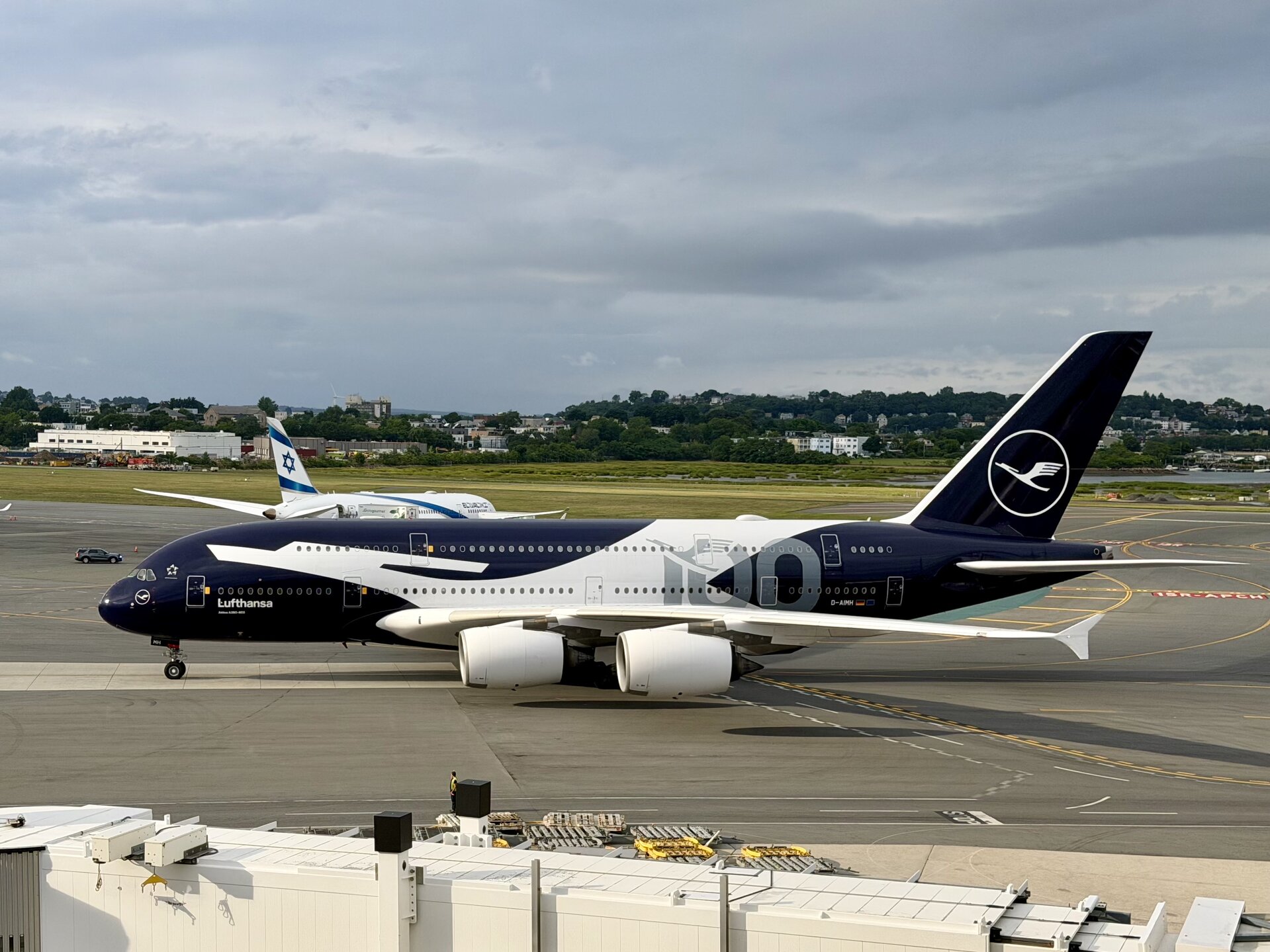 Airbus A380-800