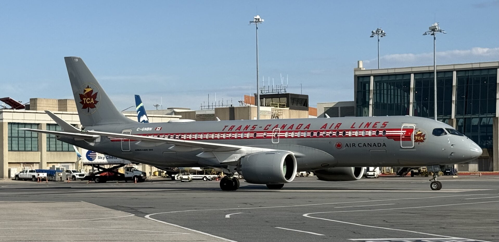 Airbus A220-300