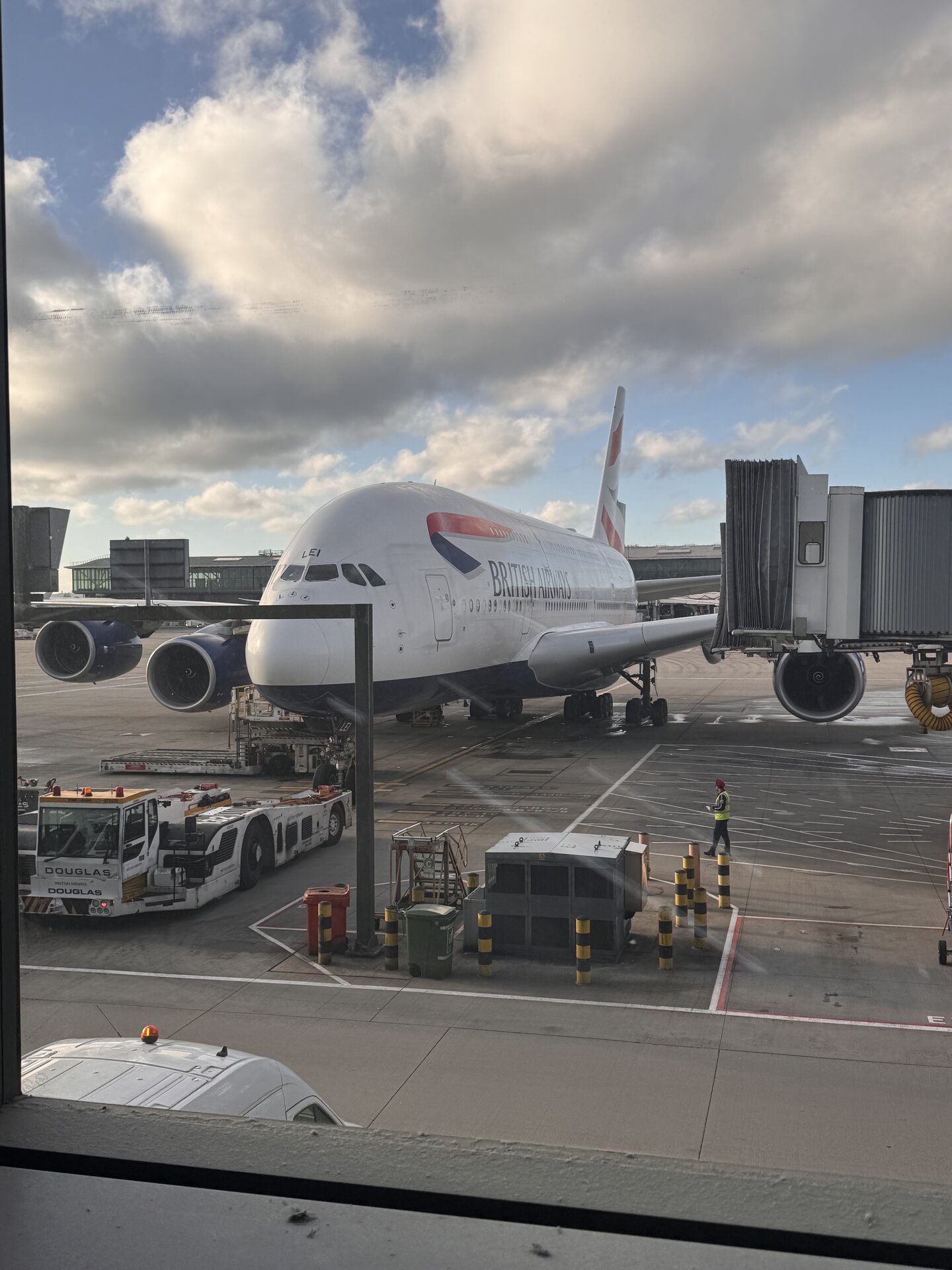 Airbus A380-841