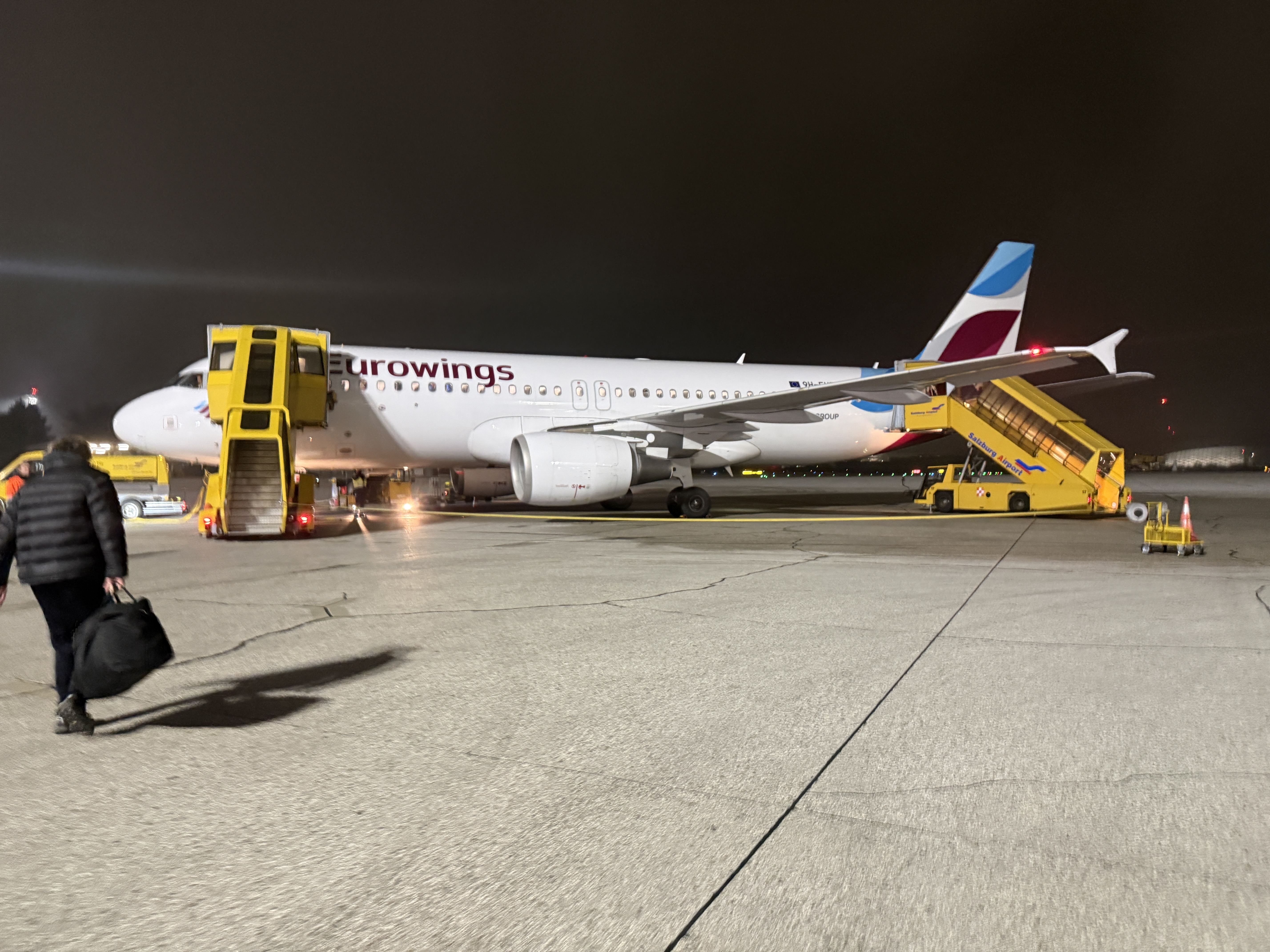Airbus A320-214