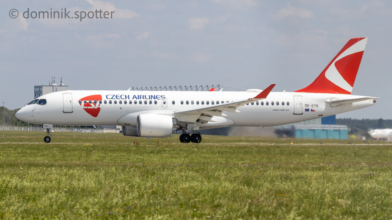 Airbus A220-300