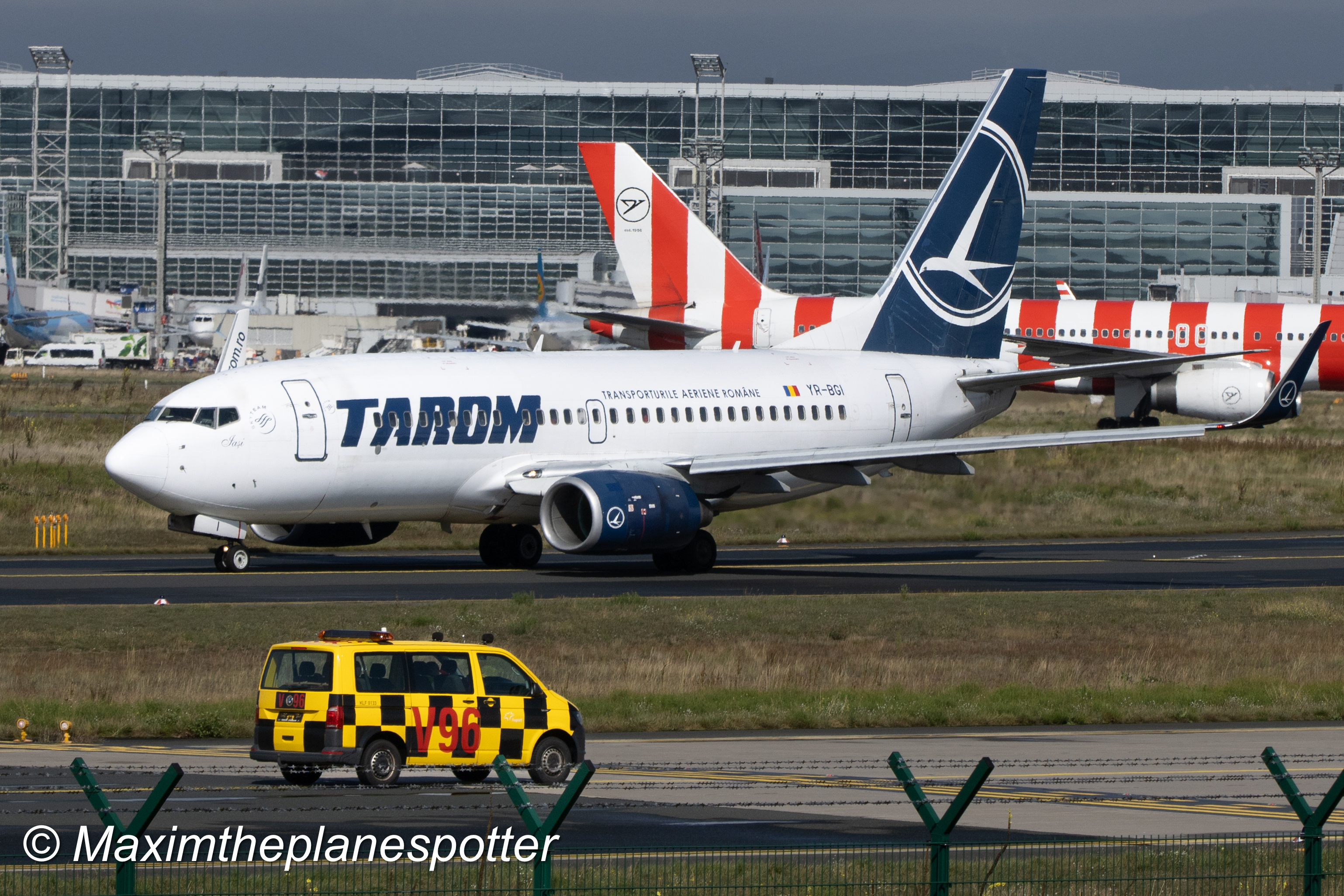 Boeing 737-78J