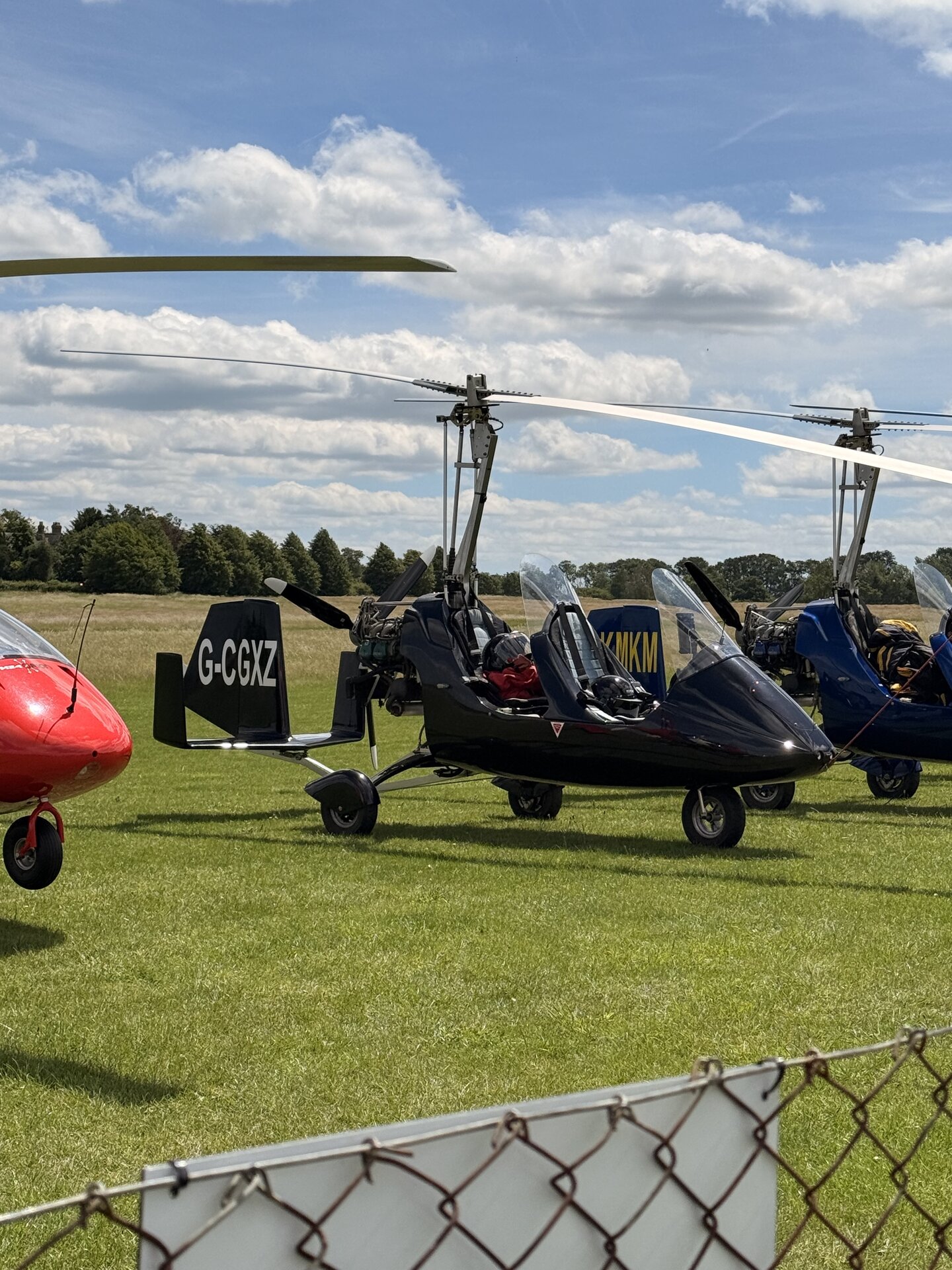 Autogyro (Gyrocopter, likely AutoGyro Calidus or similar)
